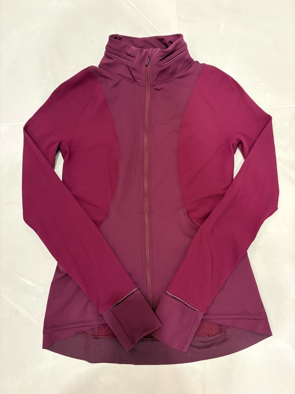 Lululemon Far and Free Jacket Marvel Size 8 Nulux Running